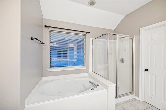 Foto del edificio - 24423 Pepperrell Pl St