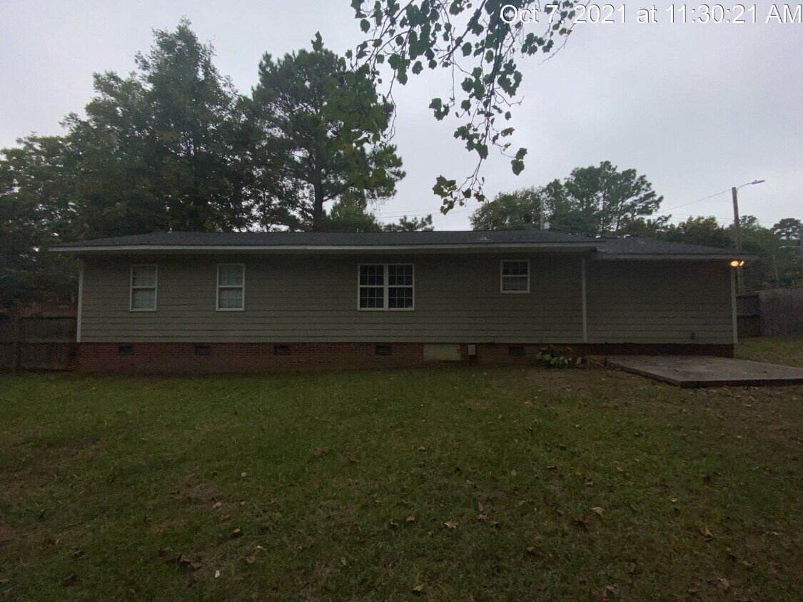 Foto principal - 1005 Sandalwood Dr