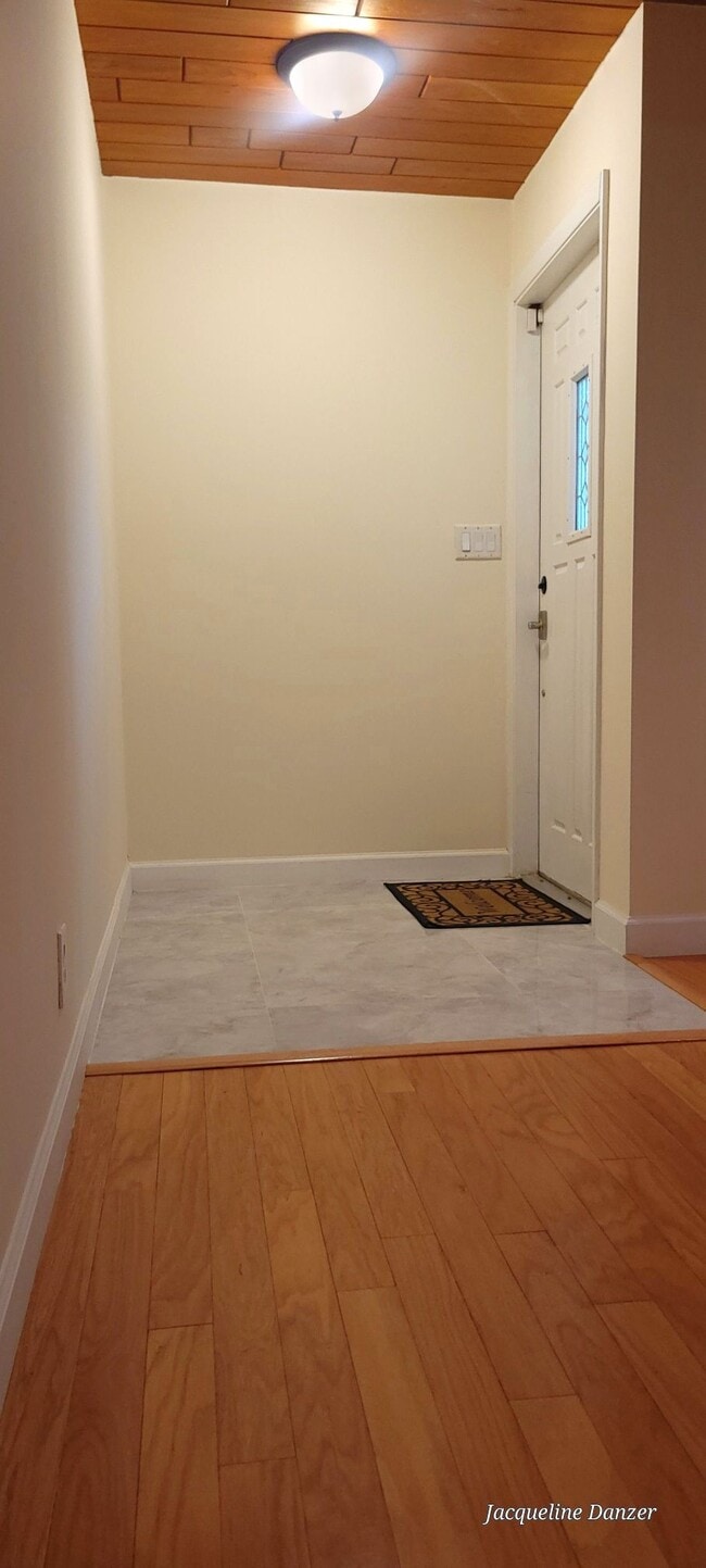 Foto del edificio - 2241 NE 38th St