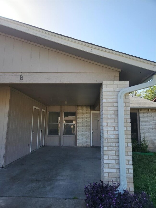 Building Photo - 905 Fieldwood Dr