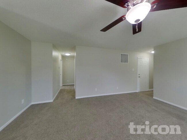 Building Photo - 2869 Ludwig Dr