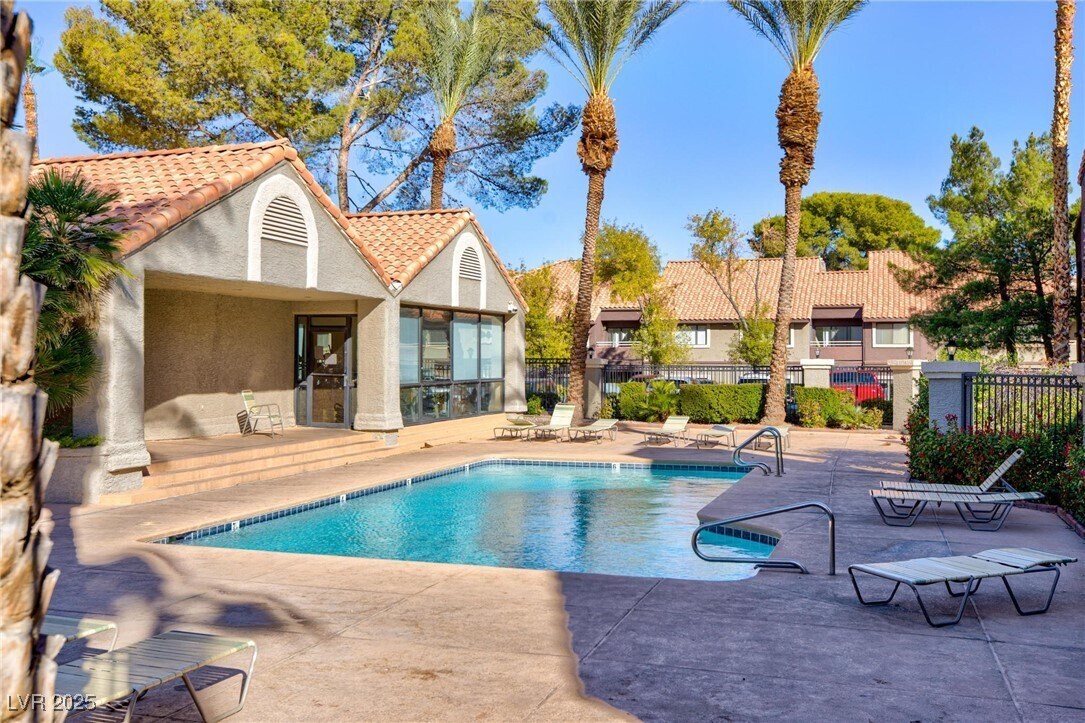 Foto principal - 5058 S Rainbow Blvd