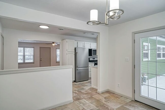 Building Photo - 2423 S 51st Ct