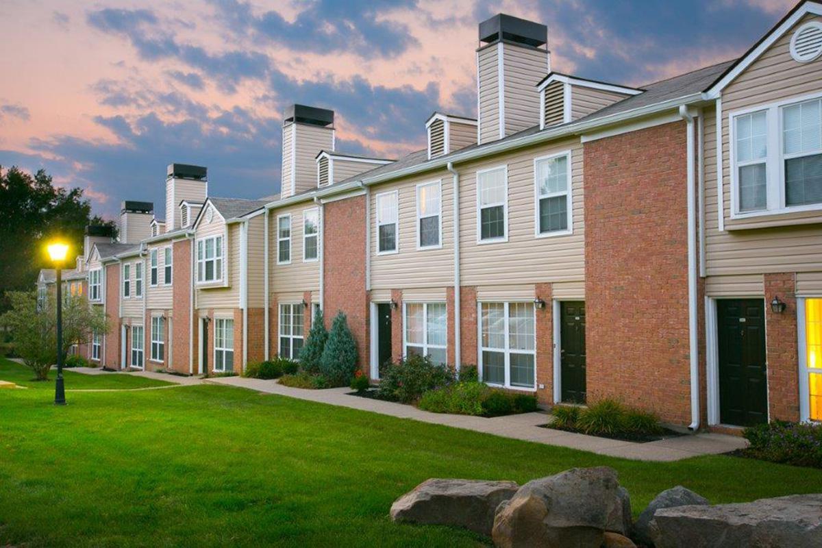 Williamsburg Townhomes Apartments Northfield, OH