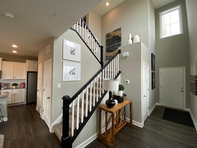 Building Photo - 6455 Inspire Cir S