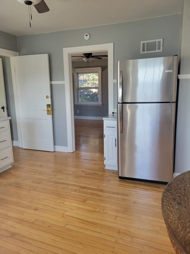 Kitchen - 714 S 2nd Ave