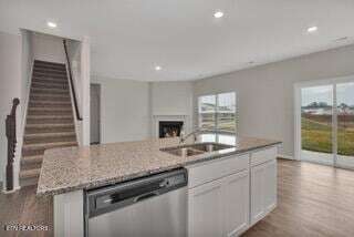 Foto del edificio - 906 Curly Top Ln