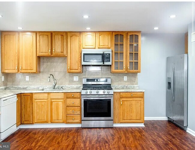 Building Photo - 4133 Lawndale St