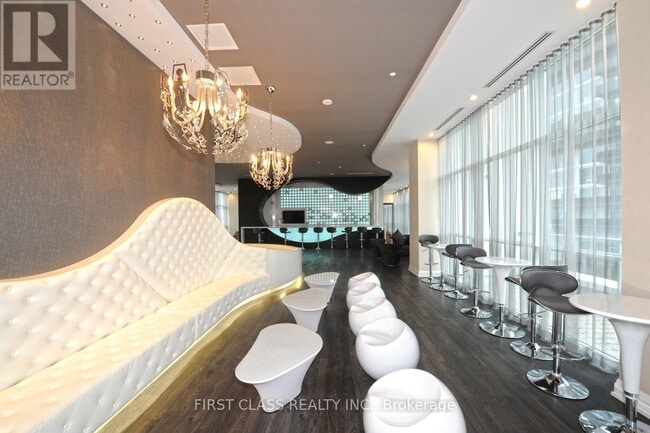 Building Photo - 80 Marine Parade Dr