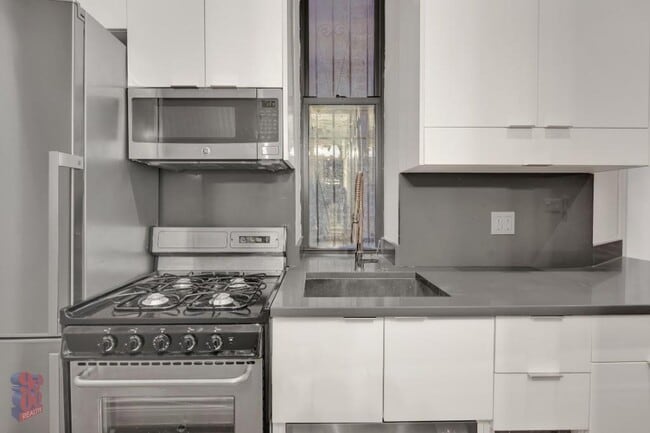 Building Photo - 60 Avenue B