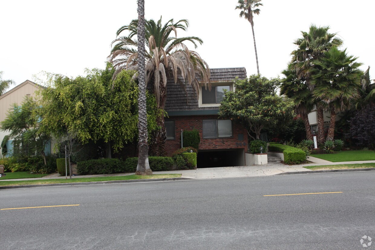 Primary Photo - 944 6TH St