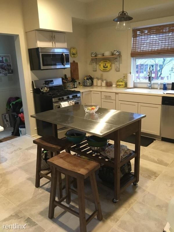Foto del edificio - 4 br, 1.5 bath House - 615  Washington St