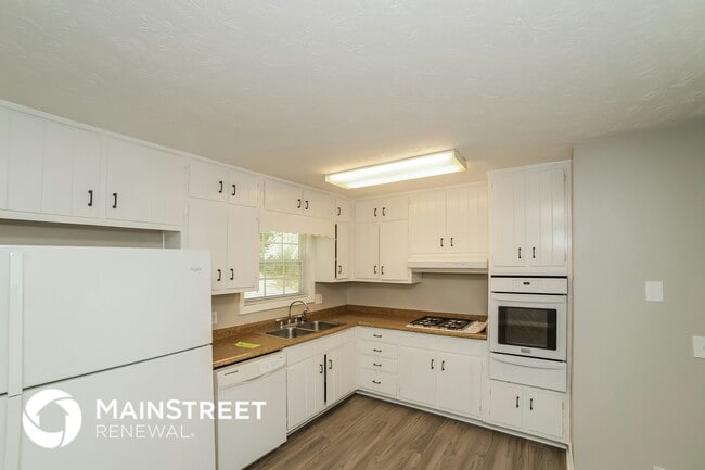 Building Photo - 608 Upland Ridge Dr NW