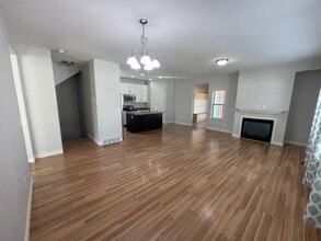 Building Photo - 4634 Vermillion Dr