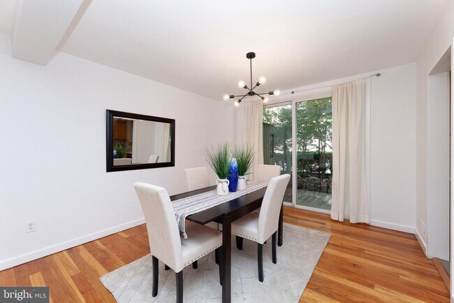 Foto del edificio - 829 3rd St SW