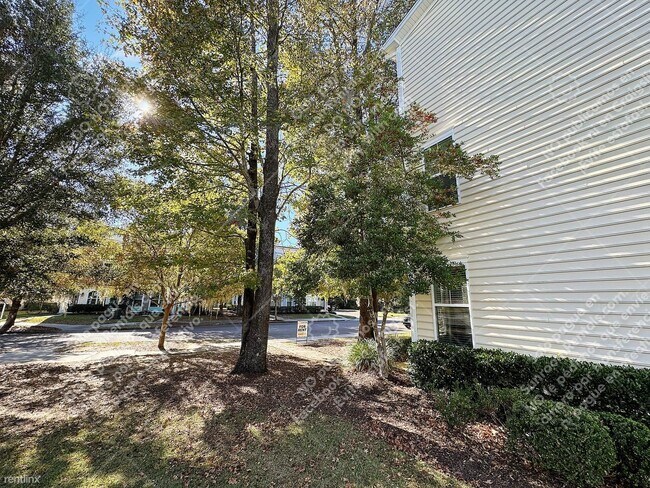 Building Photo - 2 br, 2.5 bath Townhome - 1458 Roustabout Way