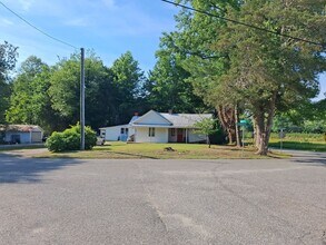 Building Photo - 732 Stewarts Rd