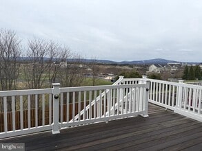 Building Photo - 48 Niblick Square