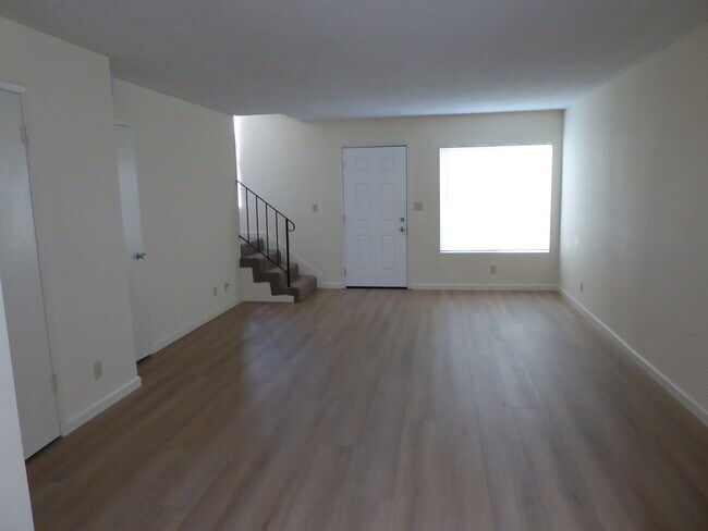 Foto del edificio - 240 Ellwood Beach Dr