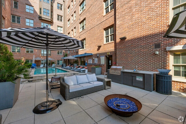 Grill Area - Hoffler Place
