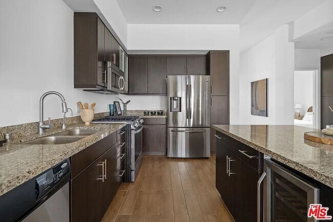 Foto del edificio - Beautiful Playa Vista Home With In Unit La...