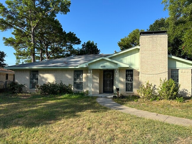 Building Photo - 500 Wendy Ct