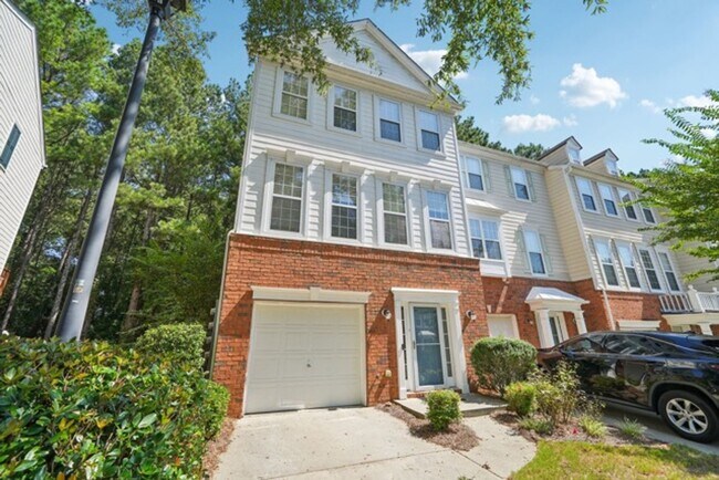 Foto del edificio - 3 Bedroom Townhome in the Heart of Dulth