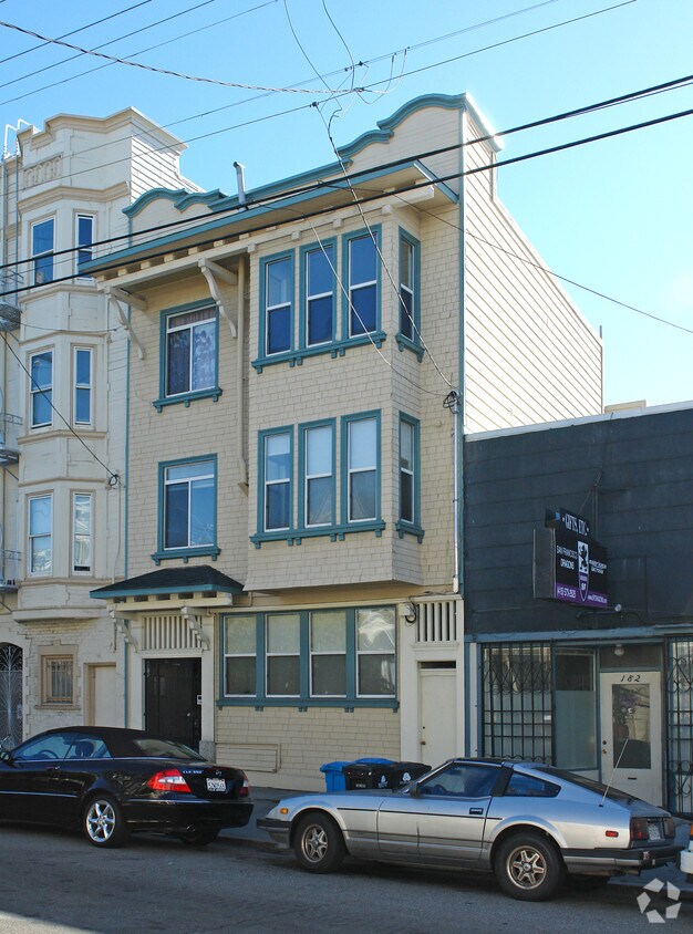 Foto del edificio - 176-180 6th Ave