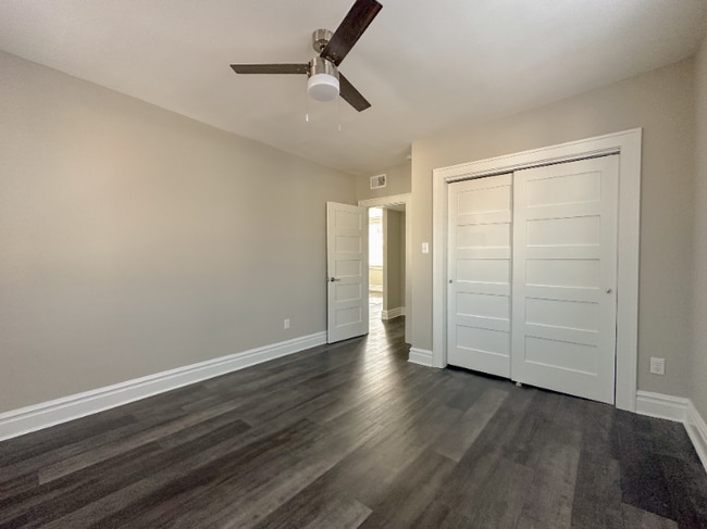 Foto del edificio - 7505 Pershing Ave