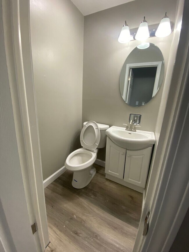 Foto del edificio - To apply please visit our website www.dadpropertiesnwi.com