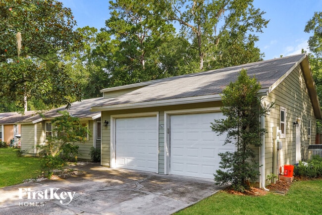 Building Photo - 515 Nassau Ct