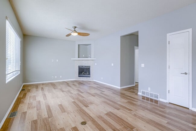 Building Photo - Must See 4 Bedroom In Millard School Distr...