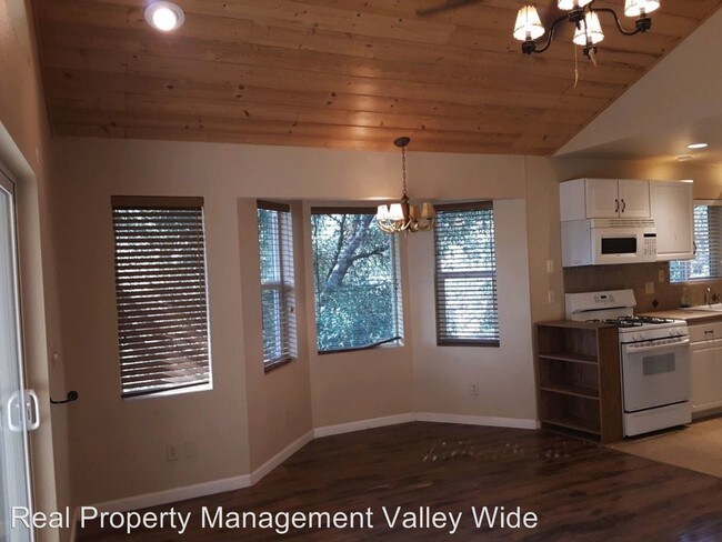 Foto del edificio - 1 br, 1 bath House - 6677 Deer Park Drive
