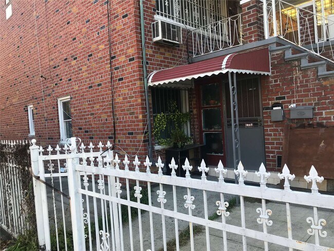 Foto del edificio - 701 E 79th St