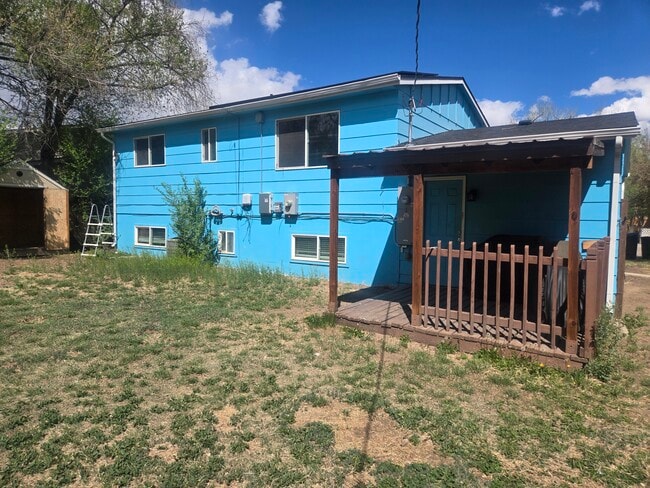 Building Photo - 1620 River Dr