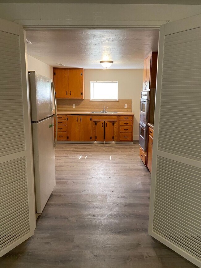 Building Photo - Cute Updated Home Near Shopping and Downtown Chico
