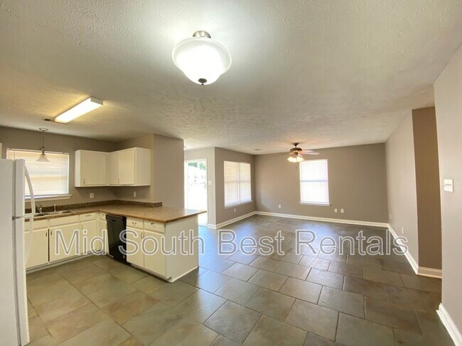 Foto del edificio - 313 Clint Rd