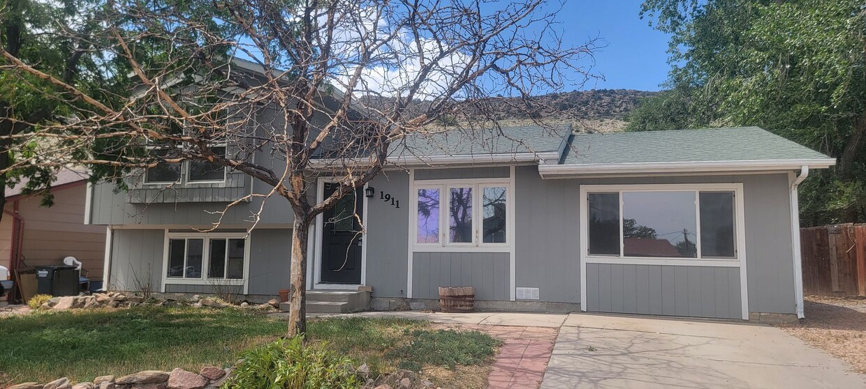 Primary Photo - 4 Bedroom 1.5 Bath