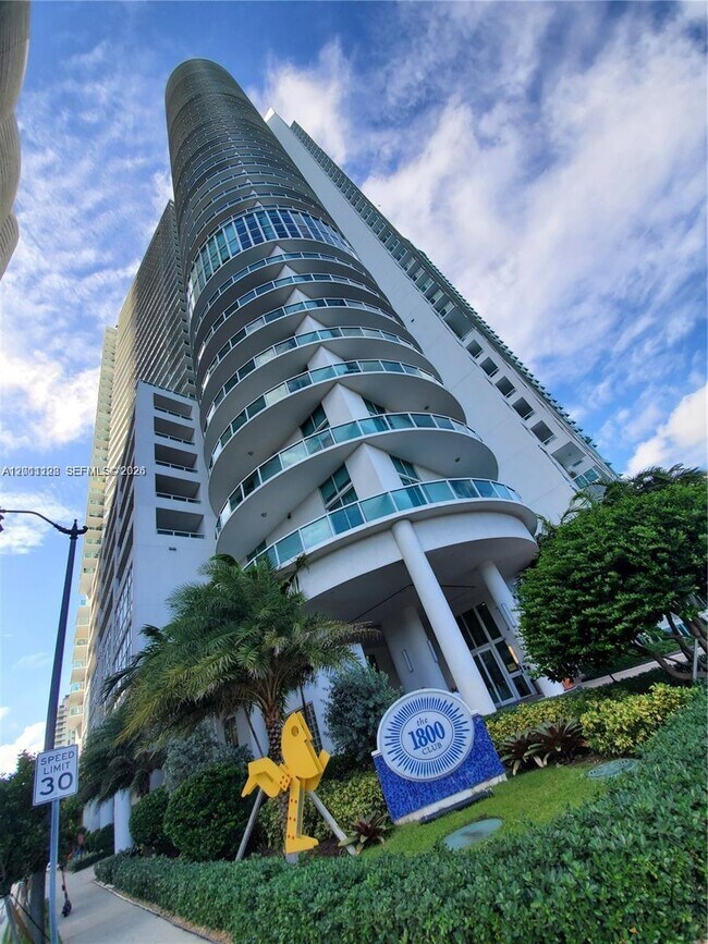 Foto del edificio - 1800 N Bayshore Dr