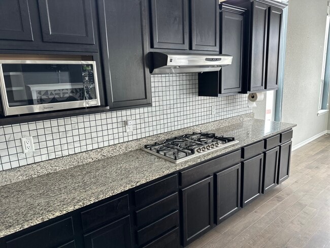 Building Photo - 17451 Leisure Lake Dr