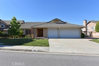 Building Photo - 1095 Sunset Bluff Rd