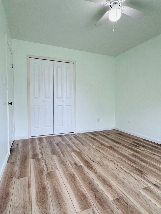 Foto del edificio - 3646 Sylvan Ct
