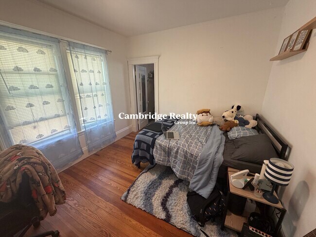 Building Photo - 100 W Adams St Building Photo - 100 W Adams St