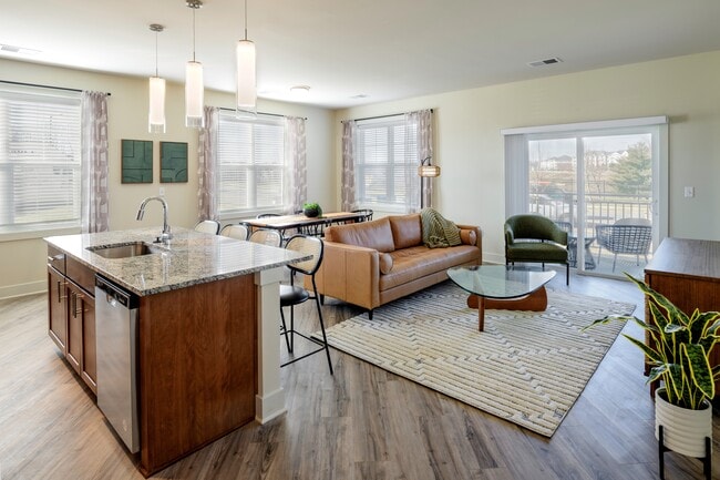 Building Photo - Mt. Villa Apartments at Turf Valley