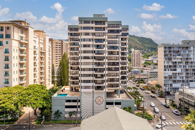 Building Photo - Sovereign Condominiums