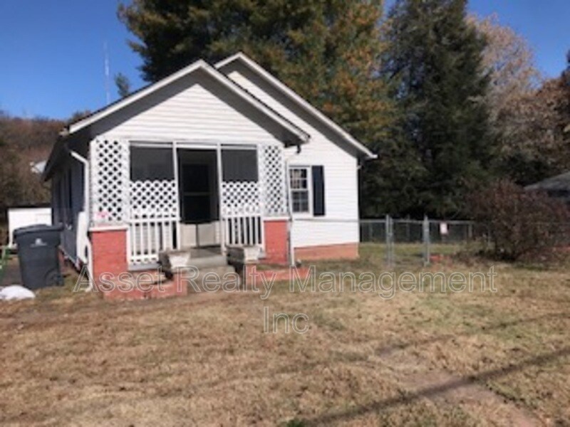 Primary Photo - 4215 Lonas Dr