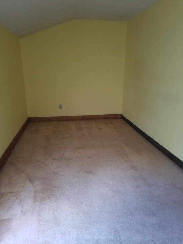 93 Farrows St, Putnam, CT 06260 Apartments in Putnam, CT