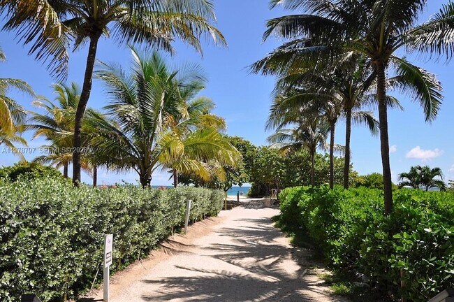 Foto del edificio - 9195 Collins Ave