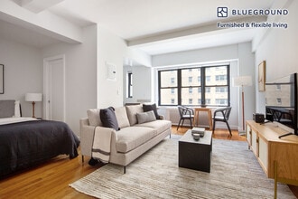 Building Photo - 400 E 57th St