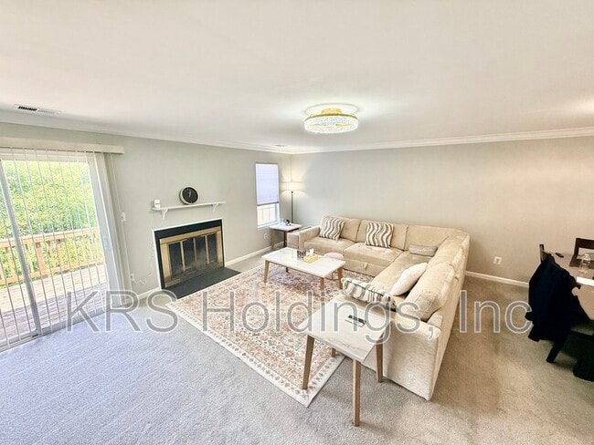 Building Photo - 4232 Stockbridge Dr